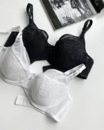 beautiful-black-and-white-classic-lace-bras-with-mash