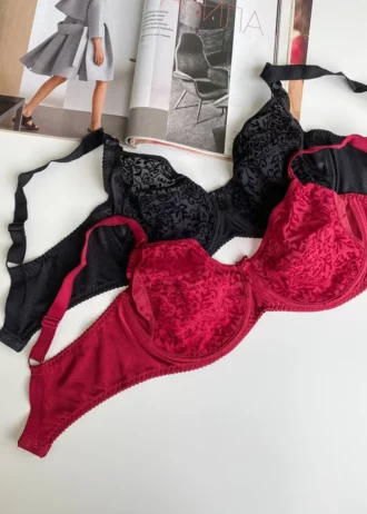 beautiful-black-and-red-classic-bras-with-velvet-spraying-without-foam-Acousma-D-cups