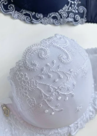 luxurious-white-lace-balconette-bra