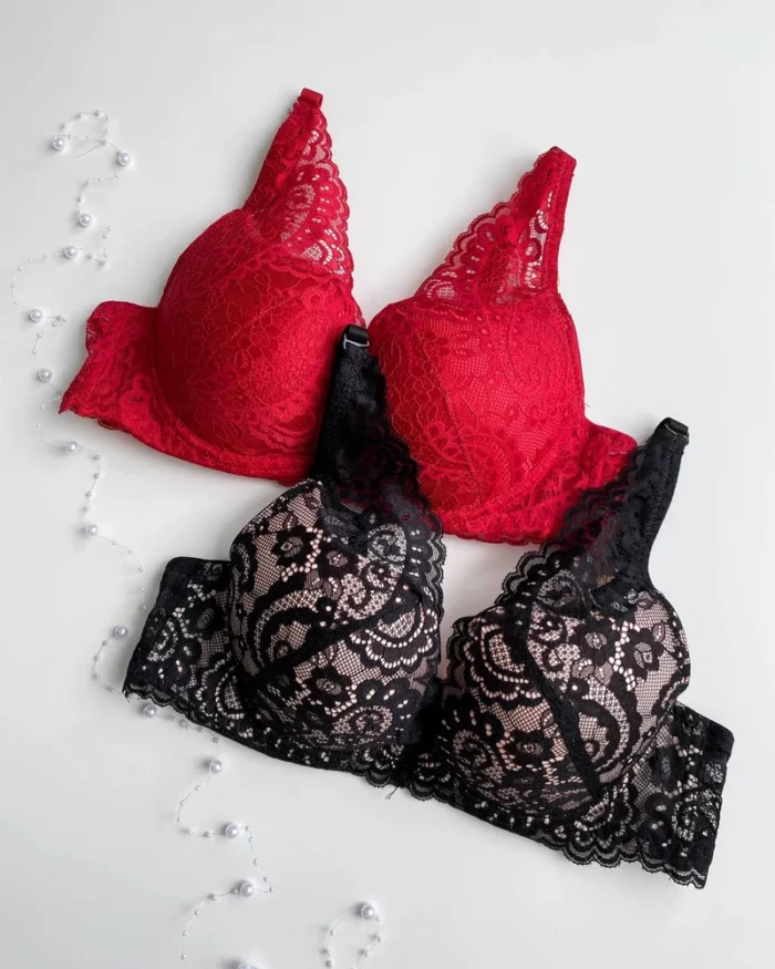 luxurious-black-and-red-lace-classic-bras-with-wide-straps-C-cups