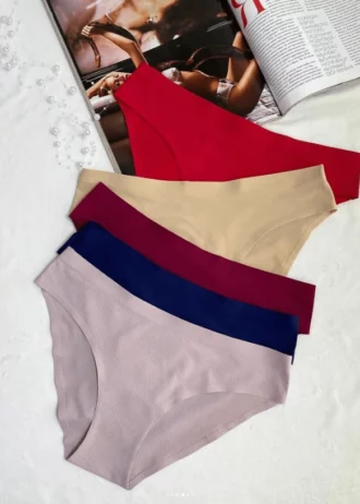 smooth-red-cherry-blue-and-beige-seamless-slips