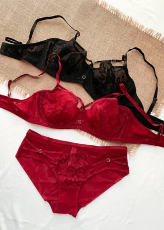 red-and-black-sets-of-mesh-bras-without-foam-with-pieces-of-lace-and-belts-on-the-upper-part-and-high-waisted-panties-bundled