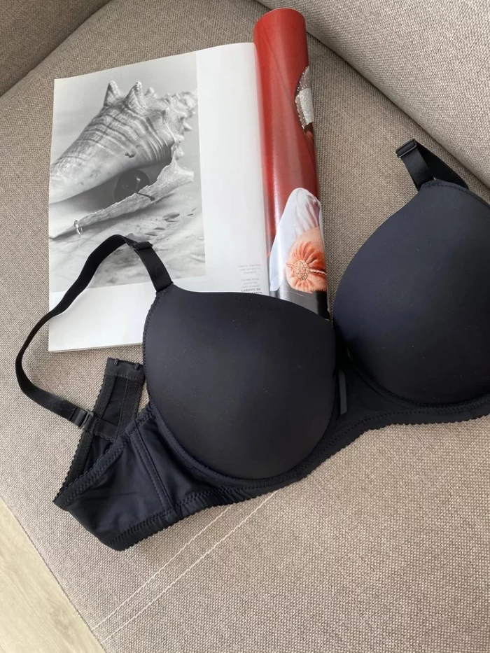 basic black classic bra with thin foam D cups