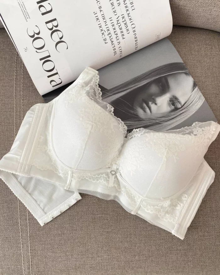 beautiful white lace bustier bra with thin foam for D and E cups