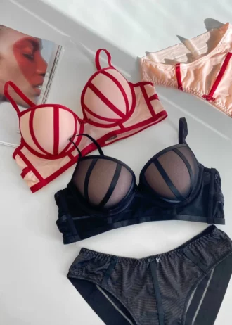 trandy red and beige as well as black sets of underwear with geometric pattern for B cups